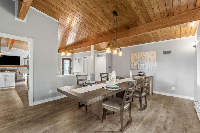 2666 Keller Parkway, Maplewood, MN 55109