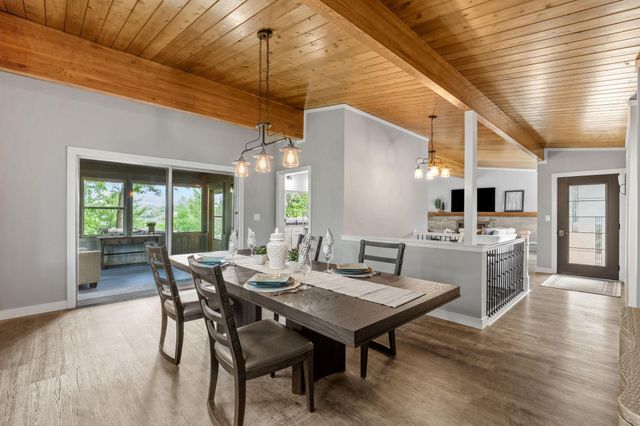 2666 Keller Parkway, Maplewood, MN 55109