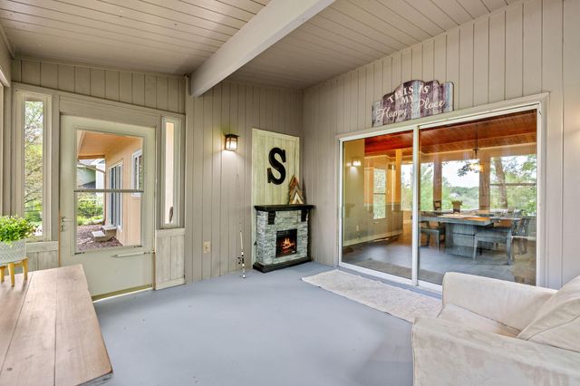 2666 Keller Parkway, Maplewood, MN 55109