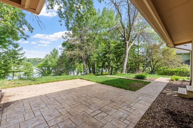 2666 Keller Parkway, Maplewood, MN 55109