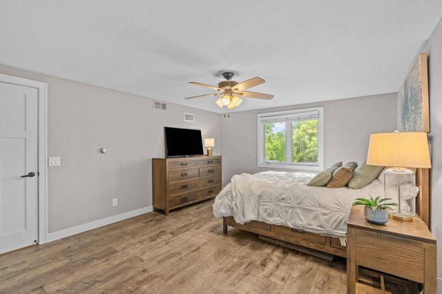 2666 Keller Parkway, Maplewood, MN 55109