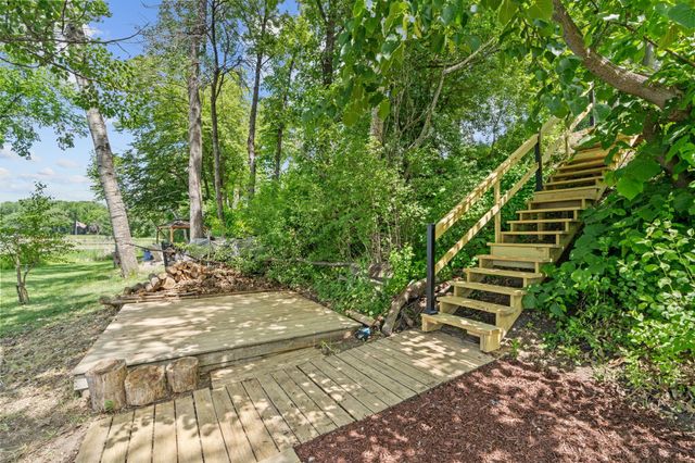 2666 Keller Parkway, Maplewood, MN 55109