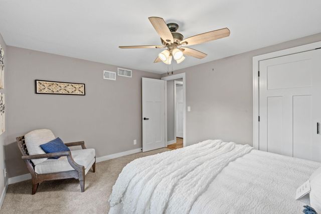 2666 Keller Parkway, Maplewood, MN 55109