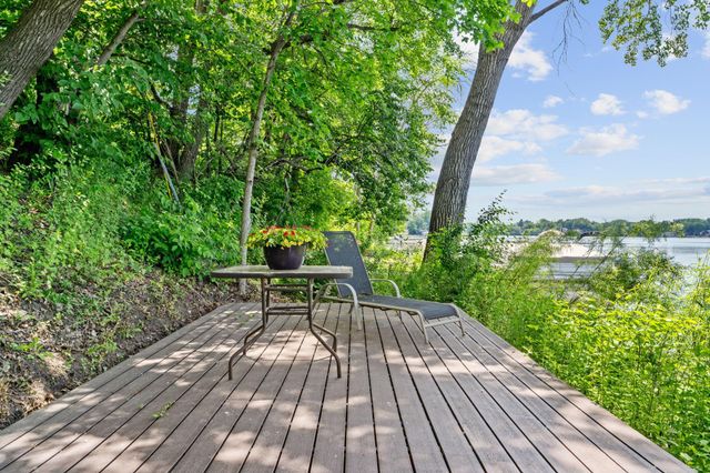 2666 Keller Parkway, Maplewood, MN 55109