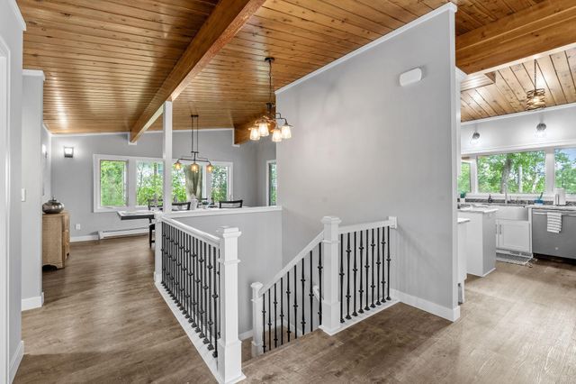 2666 Keller Parkway, Maplewood, MN 55109