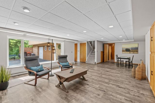 2666 Keller Parkway, Maplewood, MN 55109