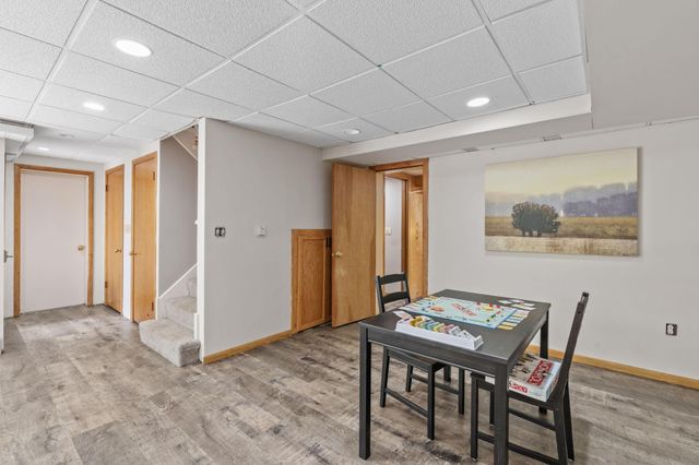 2666 Keller Parkway, Maplewood, MN 55109