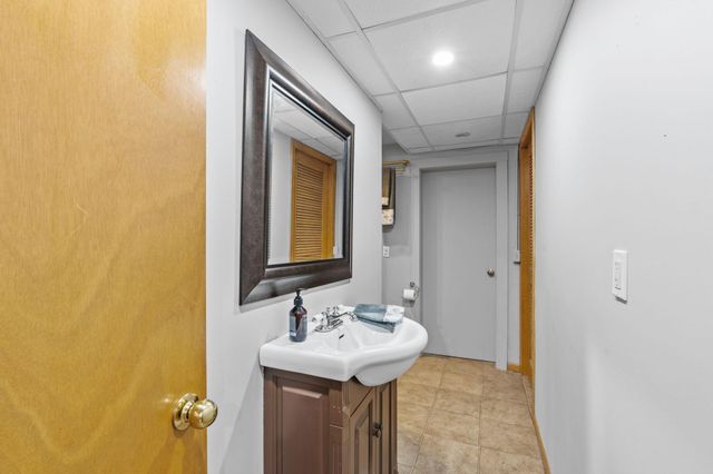 2666 Keller Parkway, Maplewood, MN 55109