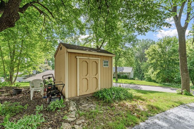2666 Keller Parkway, Maplewood, MN 55109