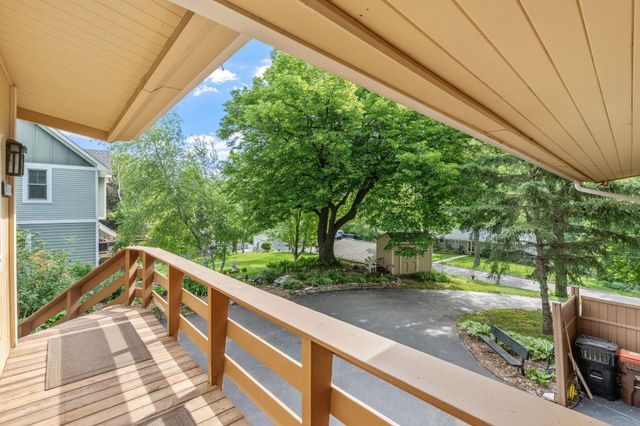 2666 Keller Parkway, Maplewood, MN 55109