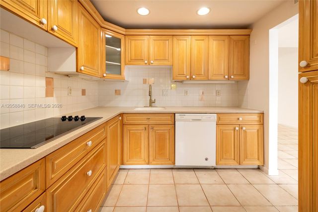 8401 W Sample Road 19, Coral Springs, FL 33065