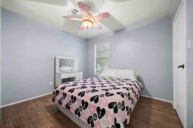 2142 Parkdale Drive, Houston, TX 77339