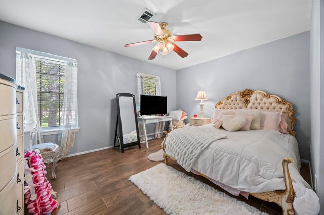 2142 Parkdale Drive, Houston, TX 77339