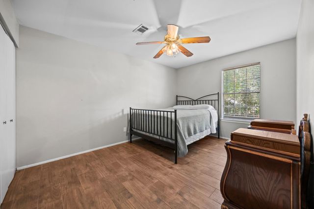 2142 Parkdale Drive, Houston, TX 77339