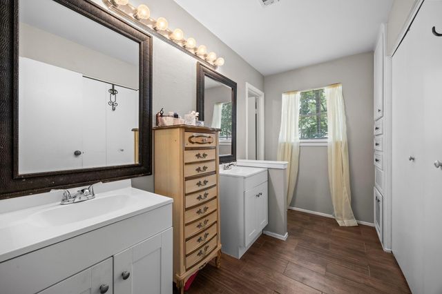 2142 Parkdale Drive, Houston, TX 77339