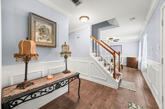 2142 Parkdale Drive, Houston, TX 77339