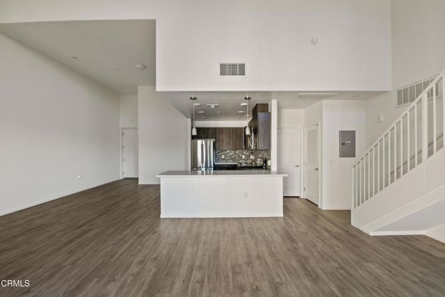 124 W Colorado Street 504, Glendale, CA 91204