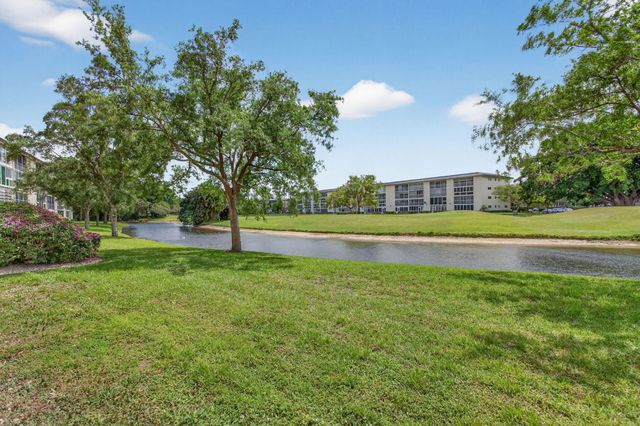 3203 Portofino Point M1, Coconut Creek, FL 33066