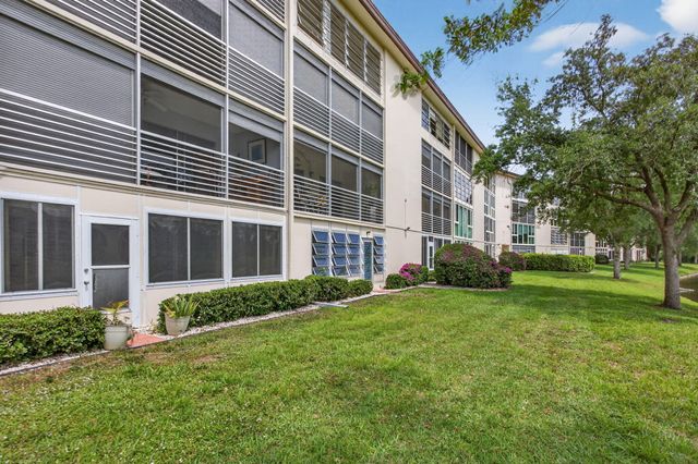 3203 Portofino Point M1, Coconut Creek, FL 33066