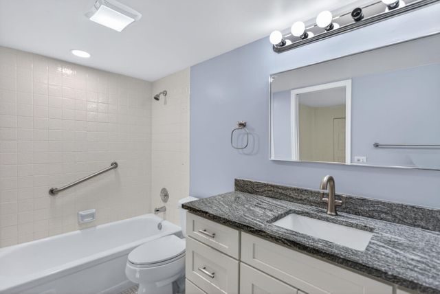 3203 Portofino Point M1, Coconut Creek, FL 33066