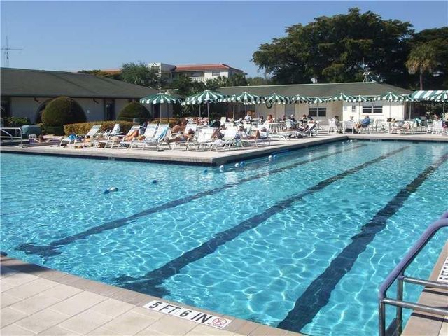 3203 Portofino Point M1, Coconut Creek, FL 33066