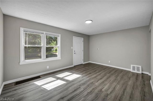1291 Hardesty Boulevard, Akron, OH 44320