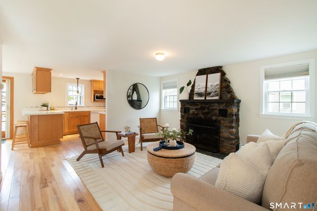 42 Waverly Road, Branford, CT 06405