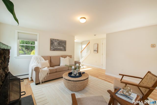 42 Waverly Road, Branford, CT 06405