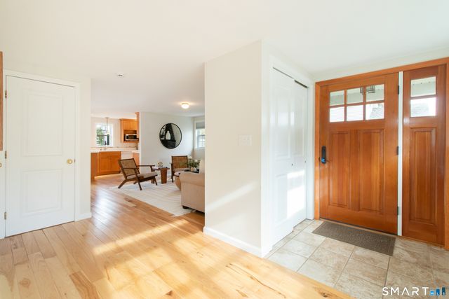 42 Waverly Road, Branford, CT 06405