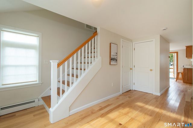 42 Waverly Road, Branford, CT 06405