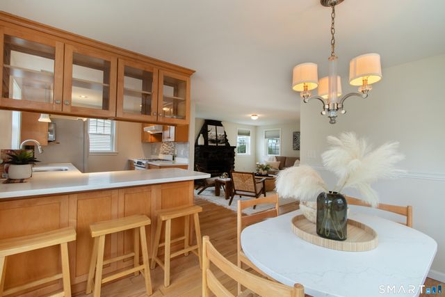 42 Waverly Road, Branford, CT 06405