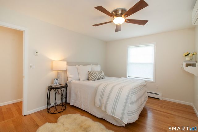 42 Waverly Road, Branford, CT 06405