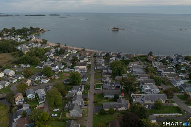 42 Waverly Road, Branford, CT 06405