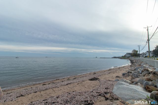 42 Waverly Road, Branford, CT 06405