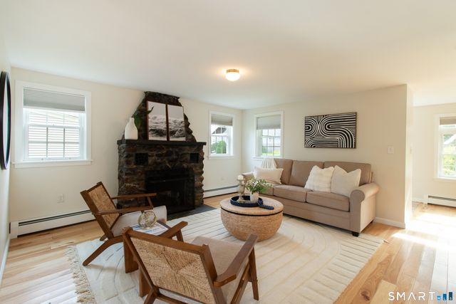 42 Waverly Road, Branford, CT 06405