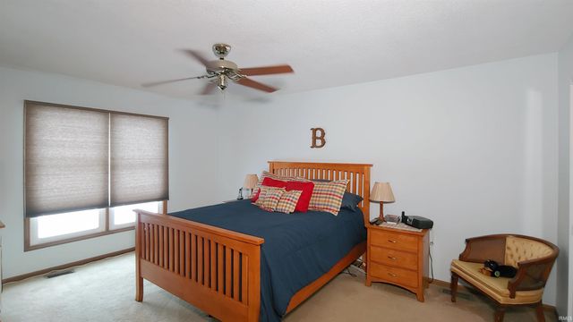 6212 Sawmill Woods Drive, Fort Wayne, IN 46835