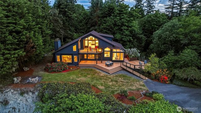 3996 NE Twin Spits Road, Hansville, WA 98340