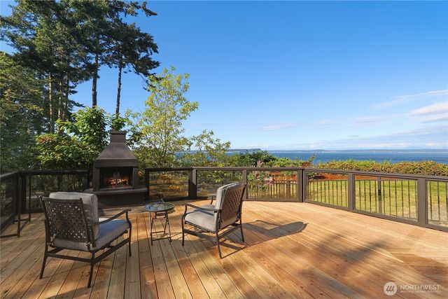 3996 NE Twin Spits Road, Hansville, WA 98340