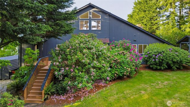 3996 NE Twin Spits Road, Hansville, WA 98340