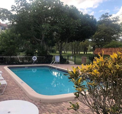 6201 N Falls Cir Drive 304, Lauderhill, FL 33319