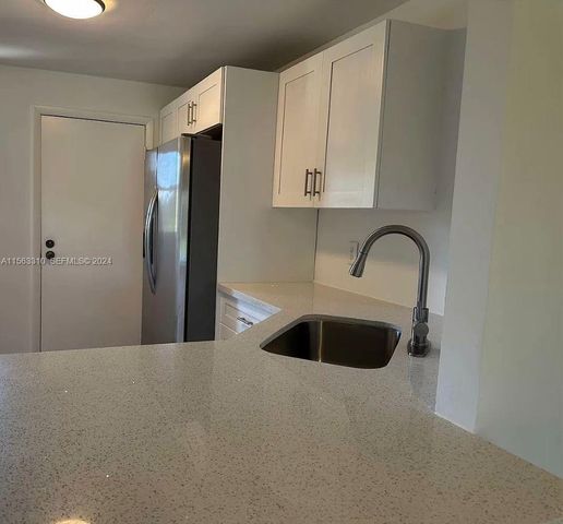 6201 N Falls Cir Drive 304, Lauderhill, FL 33319