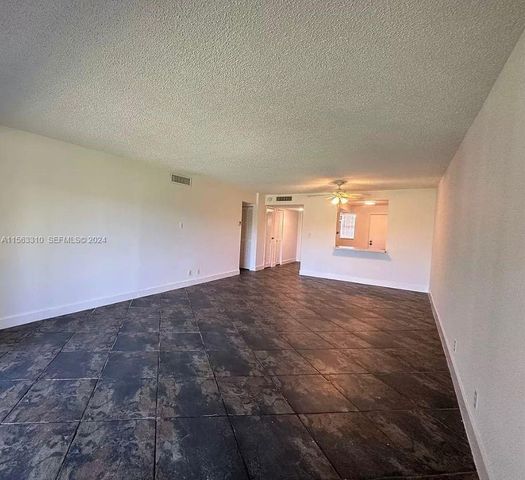6201 N Falls Cir Drive 304, Lauderhill, FL 33319