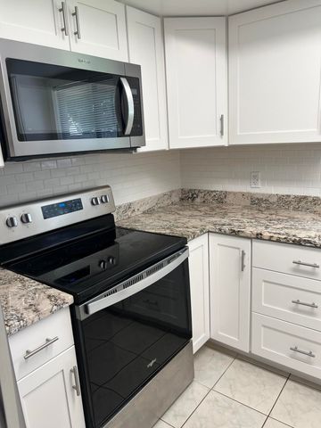 8511 NW 8th Street, Pembroke Pines, FL 33024
