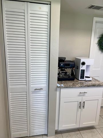 8511 NW 8th Street, Pembroke Pines, FL 33024