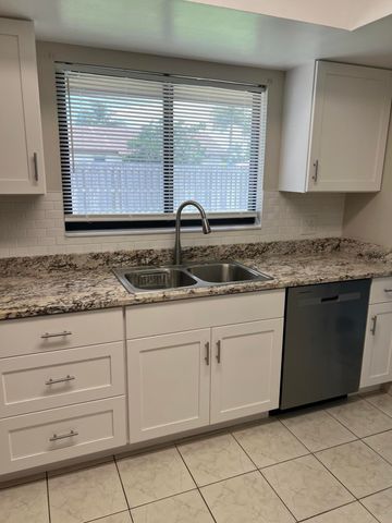 8511 NW 8th Street, Pembroke Pines, FL 33024