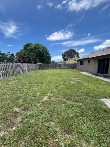 8511 NW 8th Street, Pembroke Pines, FL 33024