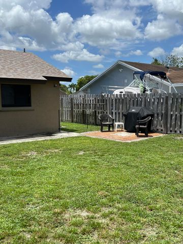 8511 NW 8th Street, Pembroke Pines, FL 33024