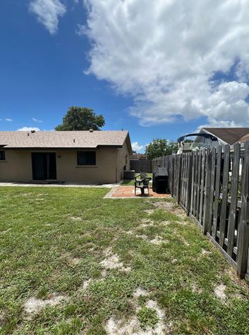 8511 NW 8th Street, Pembroke Pines, FL 33024