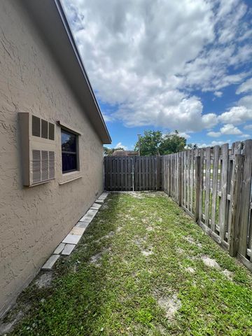 8511 NW 8th Street, Pembroke Pines, FL 33024