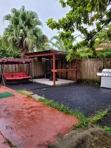 10932 SW 25th St, Miami, FL 33165